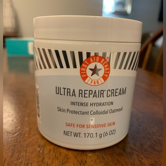 First Aid Beauty's Ultra Repair cream instantly relieves dry, distress… - Picture 4 of 4
